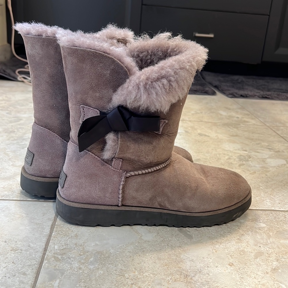 Uggs Bow tie